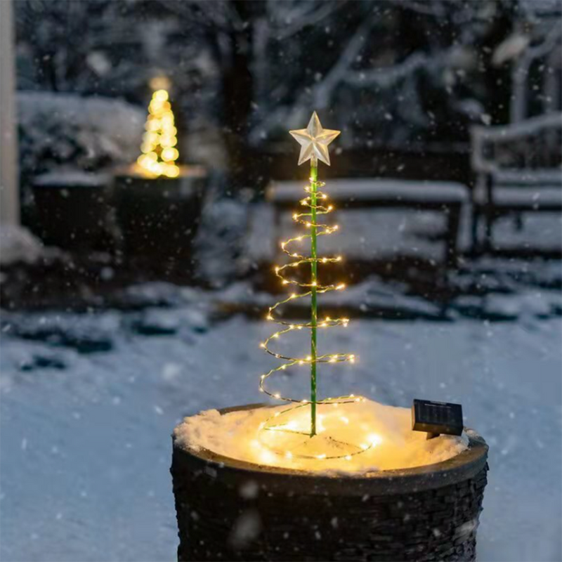 Árvore De Natal Para Quintal - Energia Solar